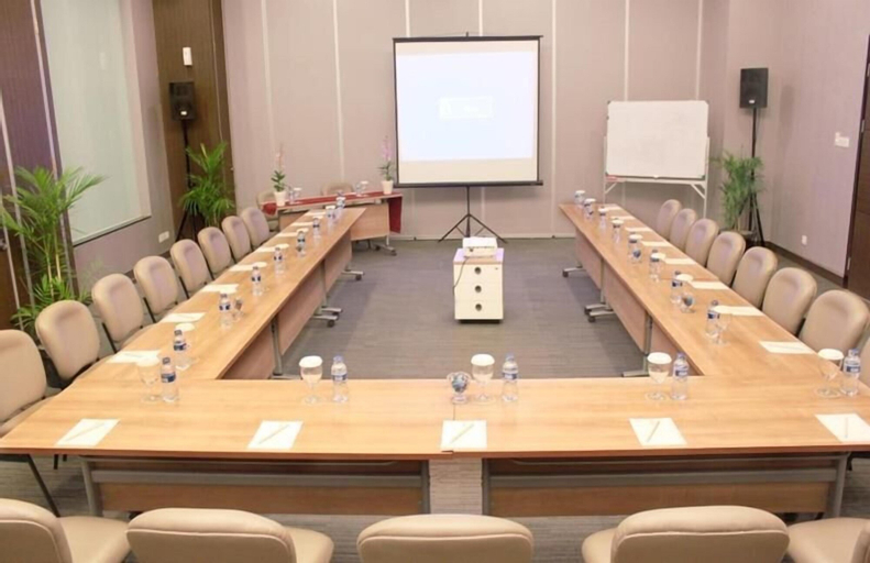 Business Facilities 23