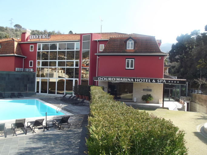 Exterior & Views 22