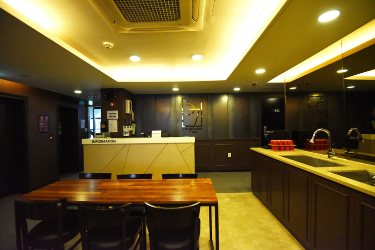 Food & Drinks 2, 57 Myeongdong Hostel, Jung