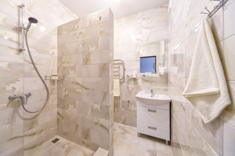 Bathroom 4, House 213, Novousmanskiy rayon