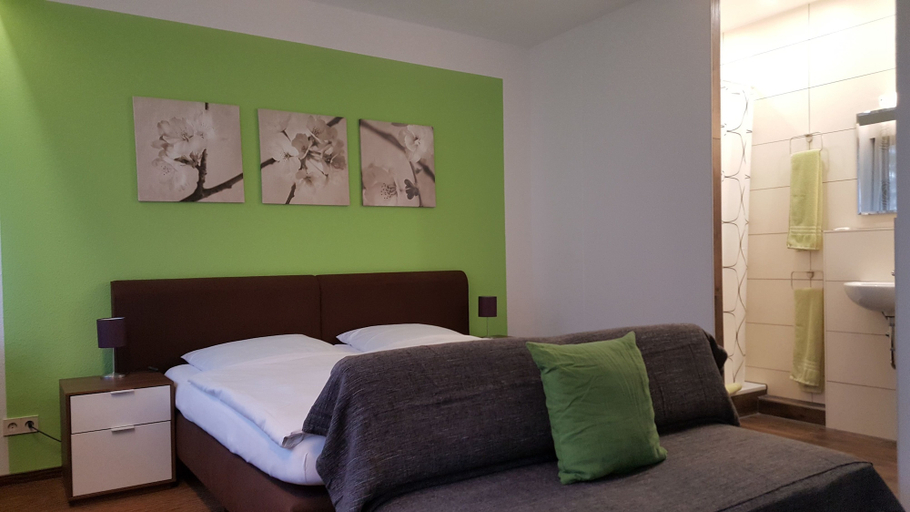 Bedroom 4, Gästehaus Ruh, Freiburg im Breisgau