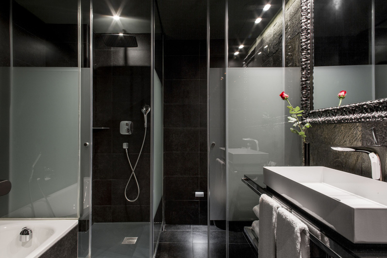 Bathroom 5, Hotel Bagues, a Small Luxury Hotels of the World, Barcelona