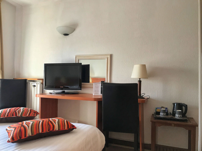 Bedroom 13
