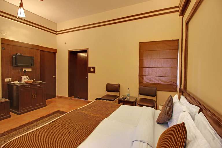 Bedroom 3, Wood castle Spa & Resort, Nainital