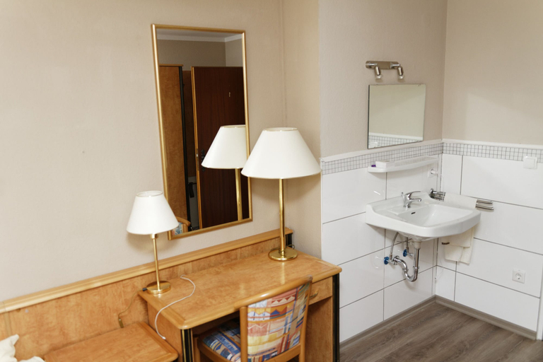 Bathroom 5, Hotel Restaurant Rodizio Paderborn, Paderborn