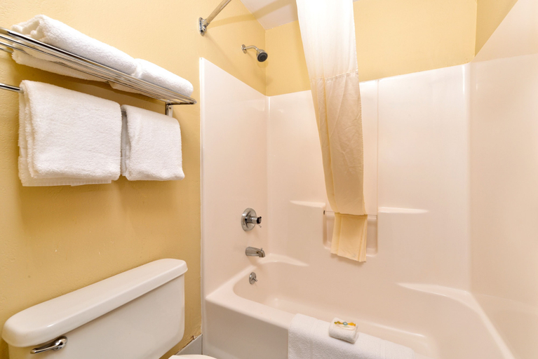 Bathroom 4, Quality Inn Murray University Area, Calloway