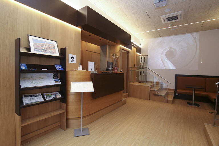 Others 5, Hotel Esplugues, Barcelona