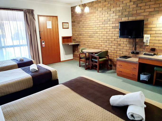 Bedroom 3, Golden Grain Motor Inn, Horsham - Central
