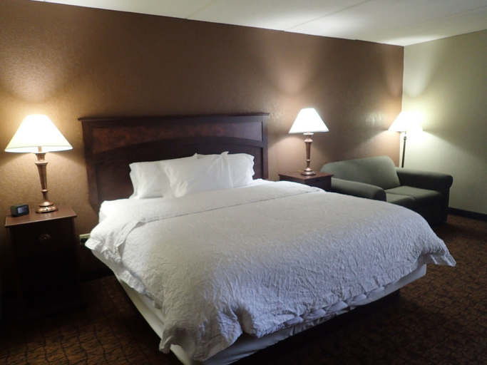 Bedroom 4, Wingate by Wyndham Baltimore BWI Airport, Anne Arundel