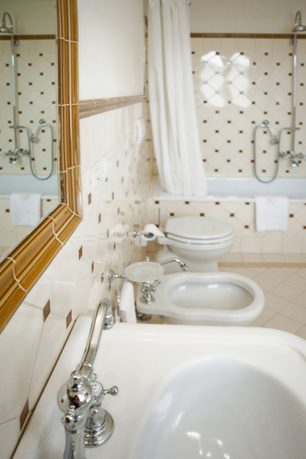 Bathroom 5, Relais Villa Valfiore, Bologna