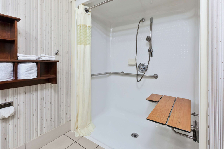 Bathroom 3, Hampton Inn Monroe, Monroe