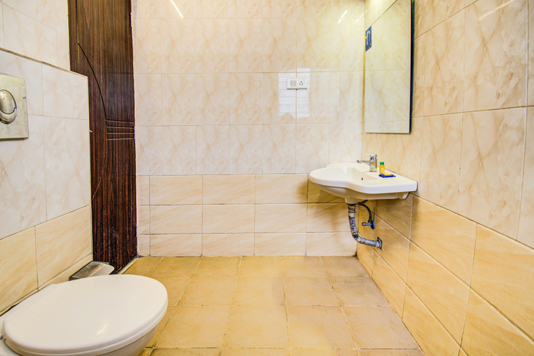Bathroom 3, FabHotel 29th Church Inn, Bangalore