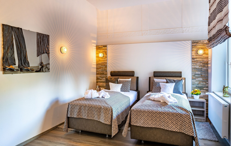 Bedroom 3, Hotel Badehof, Fulda