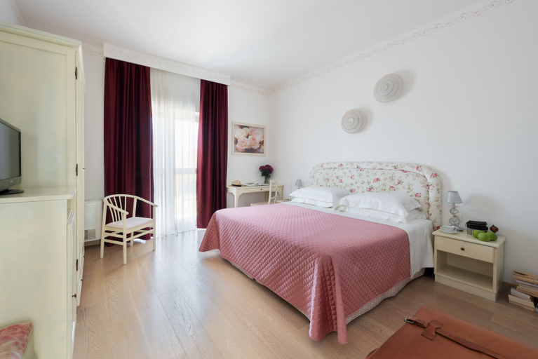 Bedroom 3, Hotel Corsignano, Siena