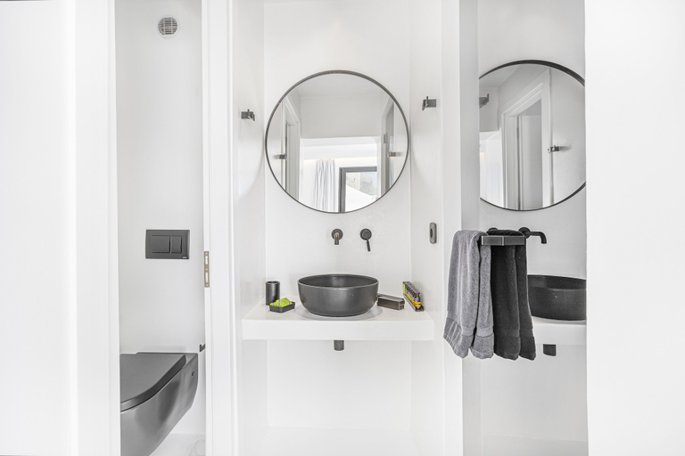 Bathroom 5, Tagoo Black, South Aegean