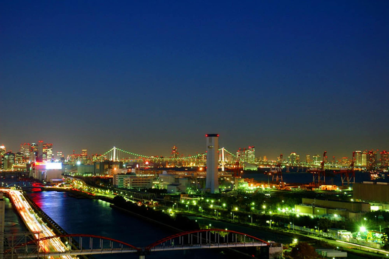 Exterior & Views 28