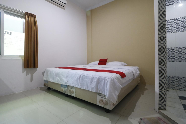 Bedroom 3, RedDoorz @ Jalan Krakatau Medan, Medan