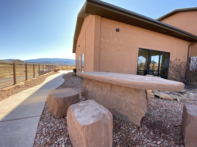 Exterior & Views 2, Red Sands Hotel, Wayne