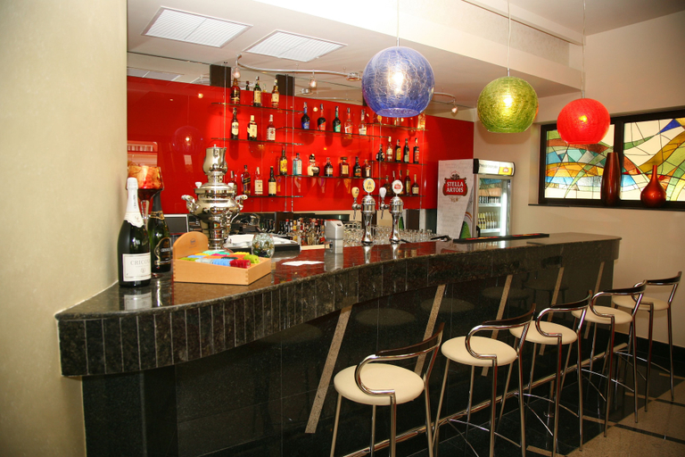 Food & Drinks 5, Hotel Tecadra, Voluntari