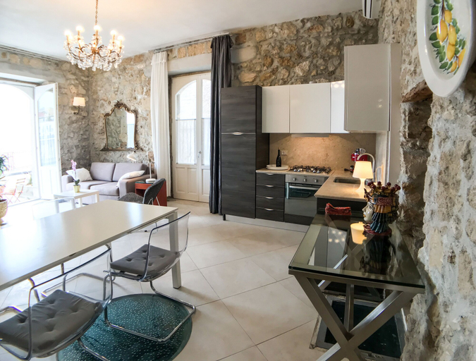 Private kitchen 2, Calarossa beachfront apartment, Syracuse
