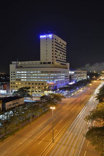 Exterior & Views 25