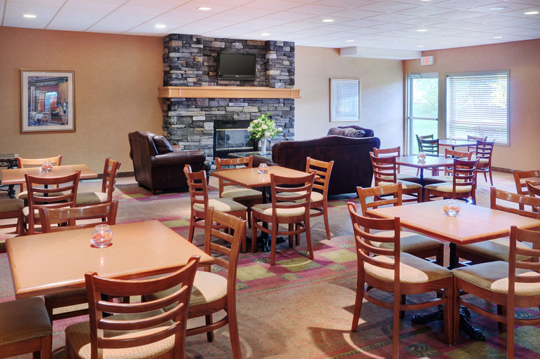 Food & Drinks 5, Pomeroy Inn and Suites Chetwynd, Peace River