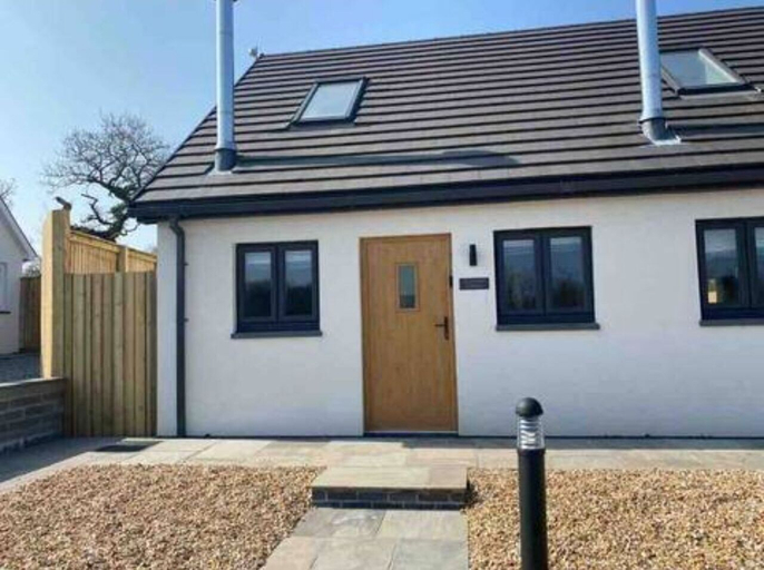 Exterior & Views 2, Sycamore Cottage, Pembrokeshire