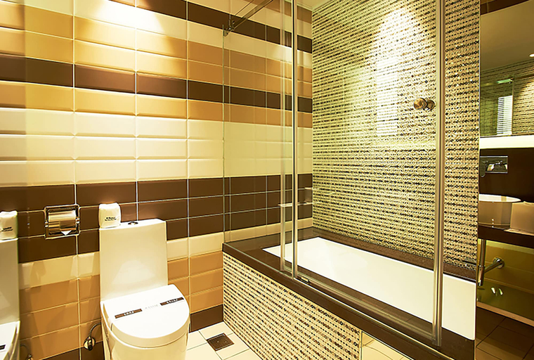 Bathroom 3, Royal Group Hotel Bo Ai Branch, Kaohsiung