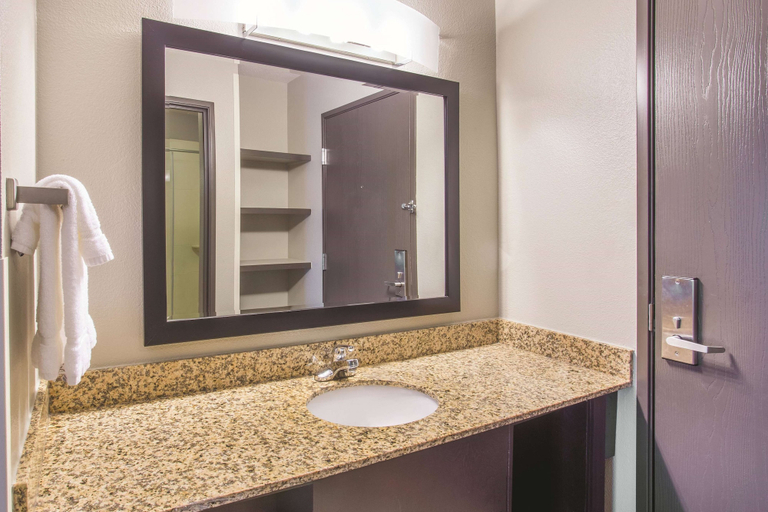 Bathroom 5, La Quinta Inn Suites O Fallon Il St Louis, Saint Clair