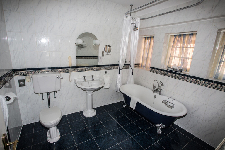 Bathroom 4, Mere Court Hotel, Cheshire East