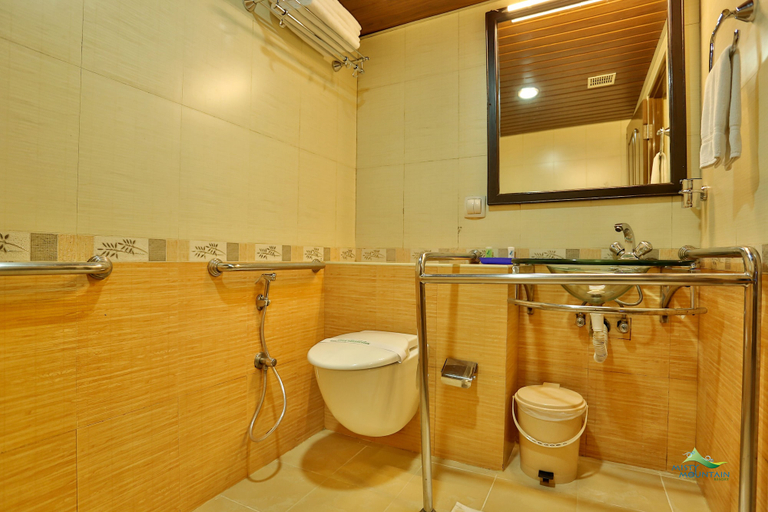 Bathroom 3, Misty Mountain Resort, Idukki