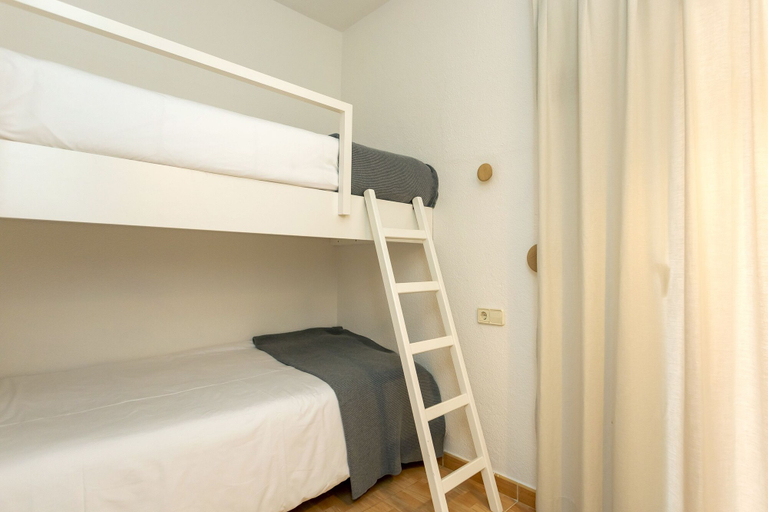 Bedroom 3, Ses Eufabietes Apartments & Restaurant, Baleares