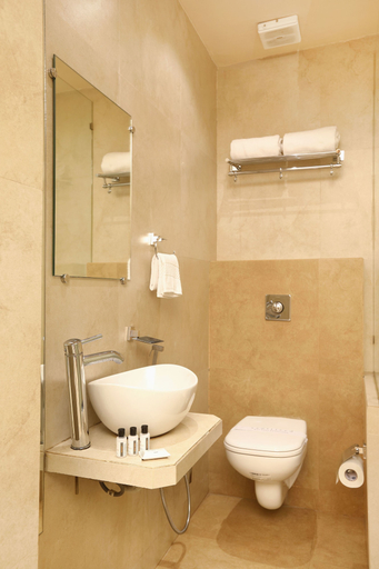 Bathroom 5, Mumbai Metro - The Executive Hotel, Mumbai Suburban