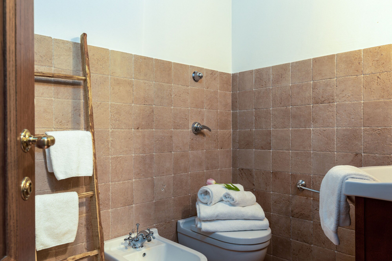 Bathroom 4, DormiVeglia B&B, Arezzo