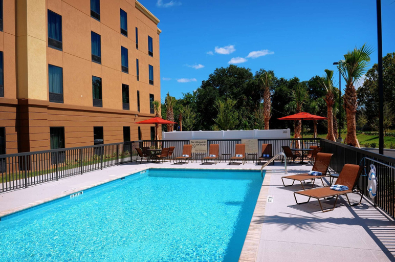 Sport & Beauty 1, Hampton Inn Crystal River, FL, Citrus