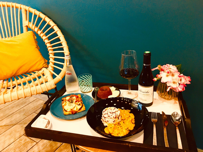Food & Drinks 7