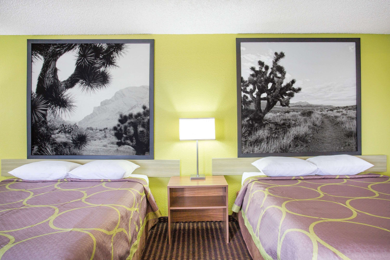 Bedroom 2, Super 8 by Wyndham Kingman, Mohave