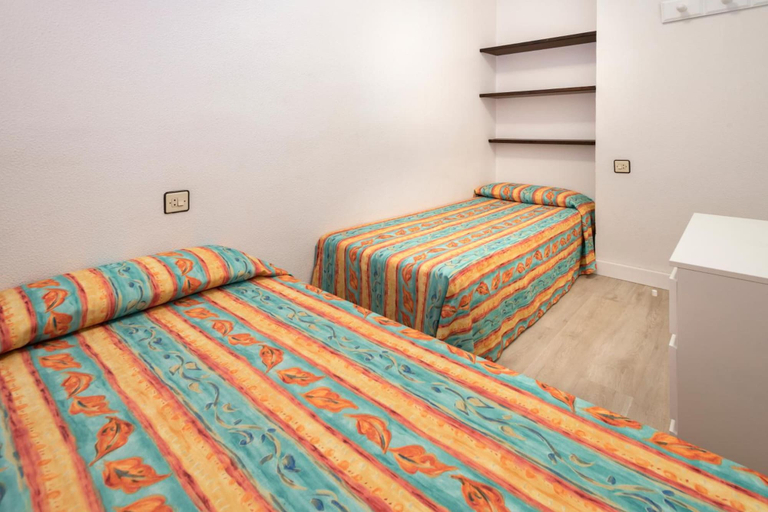 Bedroom 2, Sorrabona Apartments, Barcelona