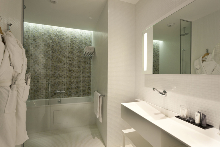 Bathroom 4, Le Grand Hôtel Grenoble, BW Premier Collection by Best Western, Isère