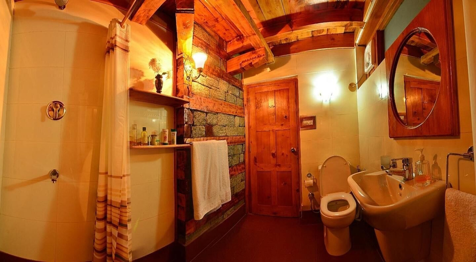 Bathroom 4, Himalayan Kothi Kais, Kullu
