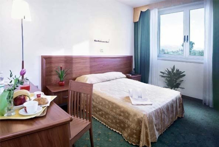 Bedroom 18