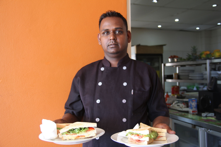 Food & Drinks, Bluewater Lodge - Hostel, Ba