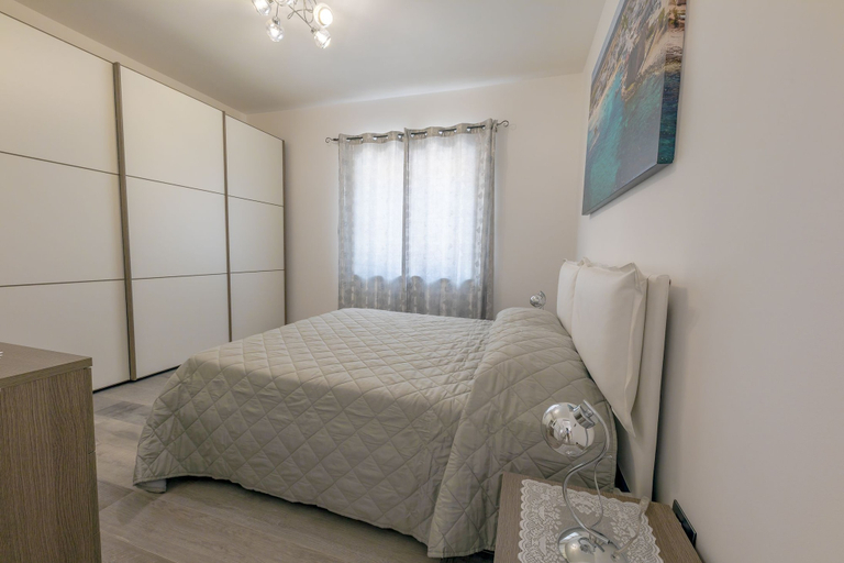 Others 5, Casa Angela Rosa, Brindisi