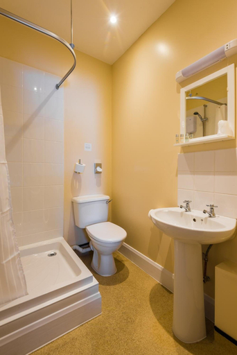 Bathroom 4, The Longboat Inn, Cornwall