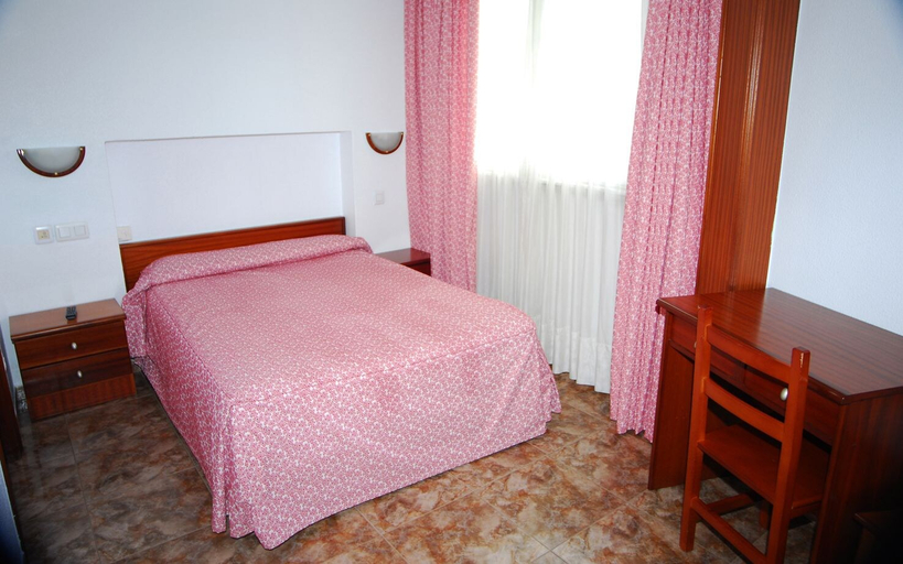 Bedroom 3, Pensión El Carloto, Cantabria