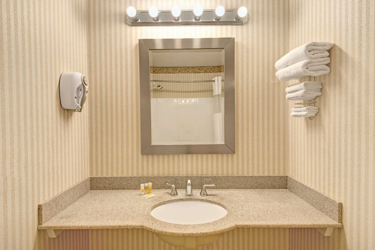 Bathroom 3, Days Inn by Wyndham Ridgefield, Fairfield