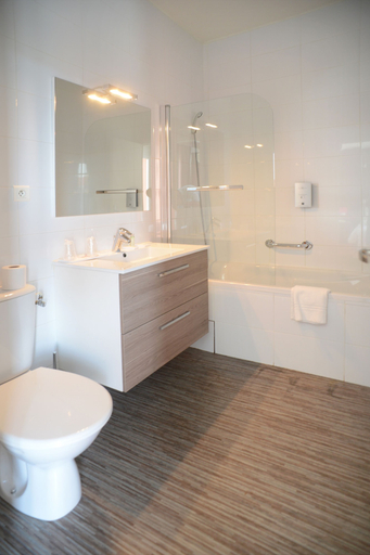 Bathroom 3, Hôtel Impérial, Hérault