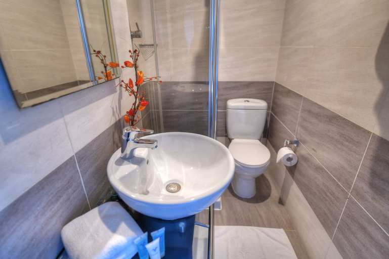 Bathroom 4, St Julian's Bay Hotel, St Julian's