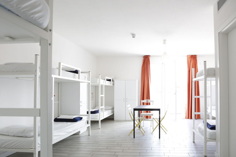 Bedroom 5, Meet Gardalake Hostel, Verona