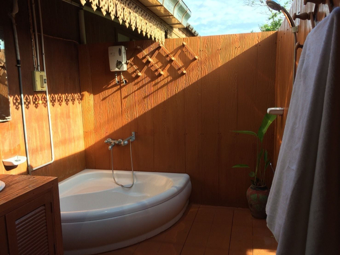 Bathroom 4, Ruenthairimhaad Resort, Muang Rayong